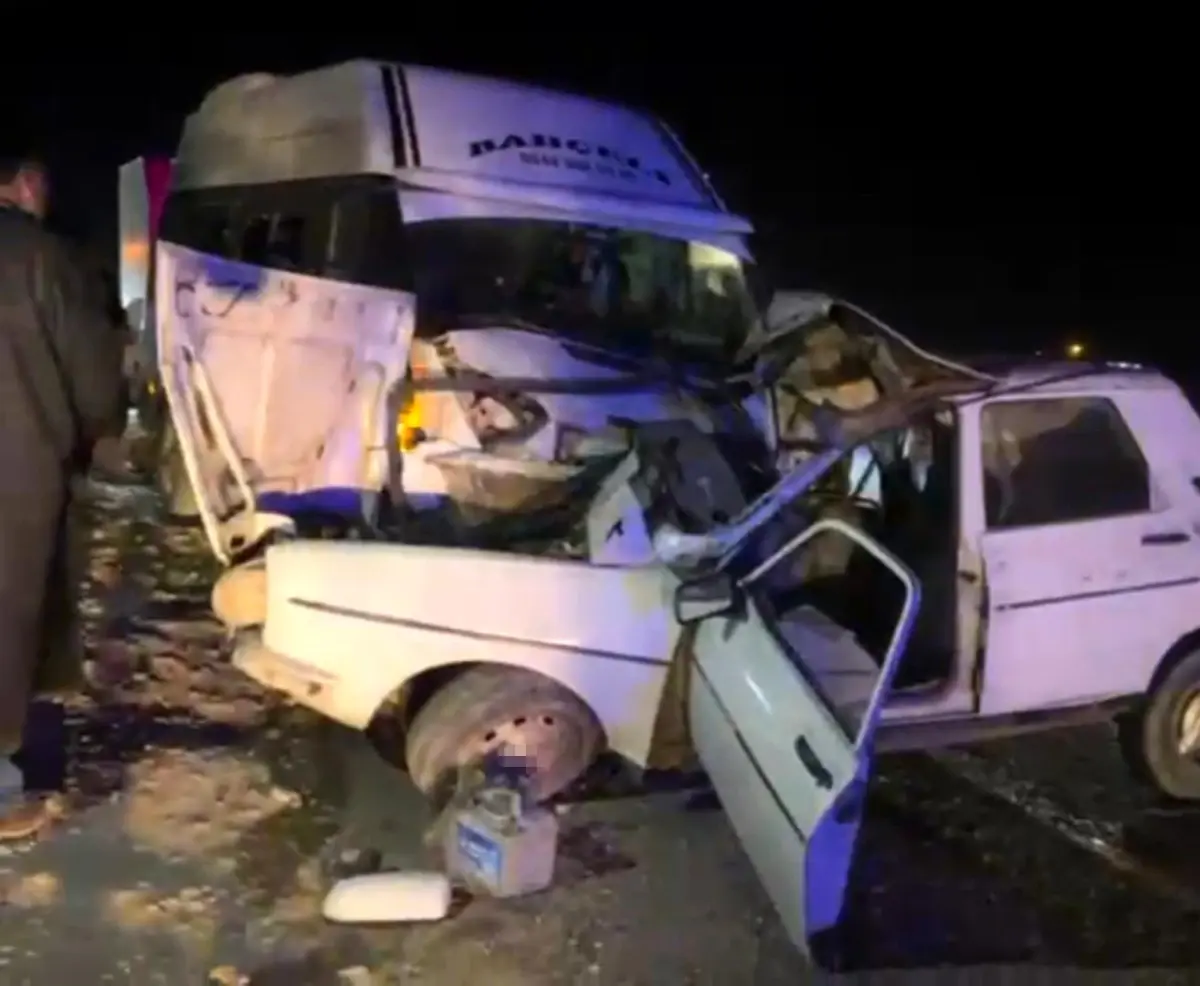 Şanlıurfa'da minibüs ile otomobil çarpıştı: 1 ölü