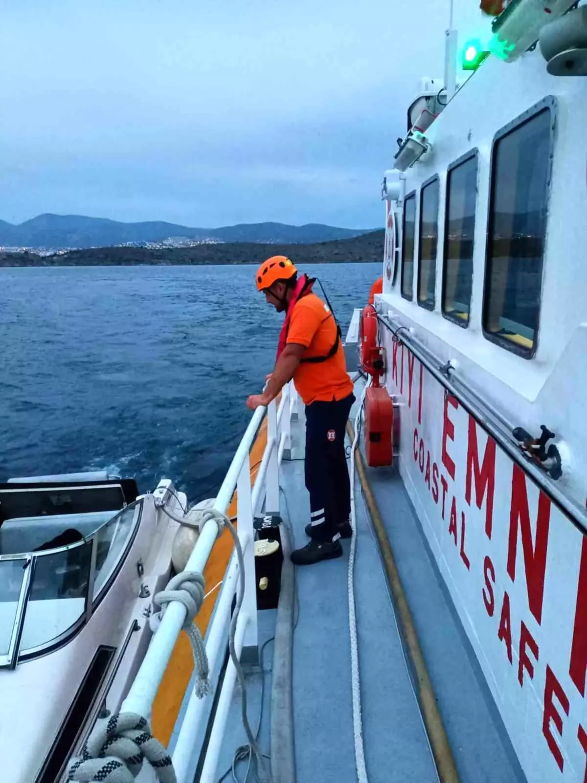 Su alan tekne Kıyı Emniyet ekipleri tarafından kurtarıldı