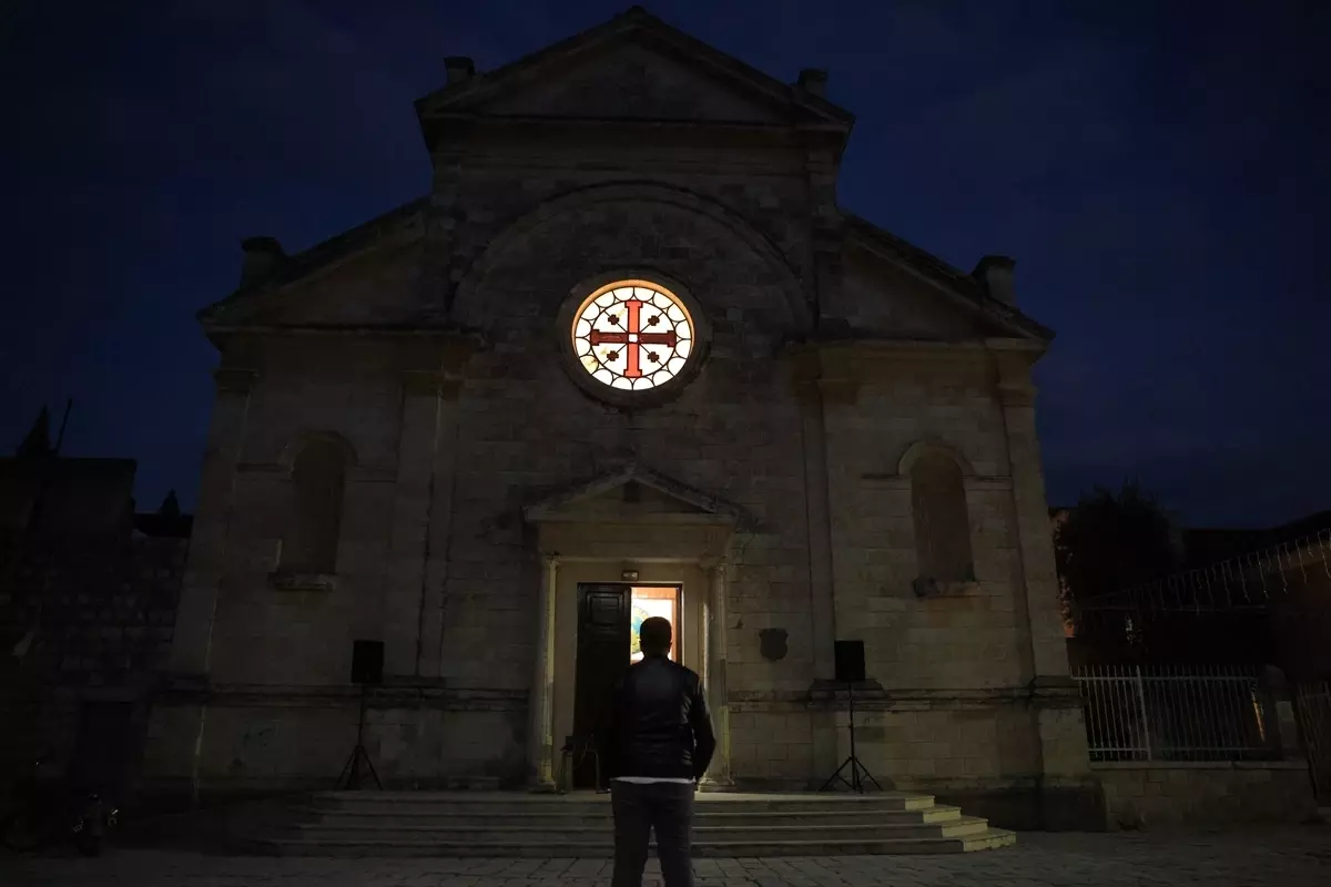 Suriye'nin İdlib ilinde 14 yıl sonra Noel ışıklandırması yapıldı