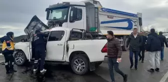 Tokat'ta kamyon ile kamyonetin çarpıştığı kazada 1 kişi öldü, 1 kişi yaralandı