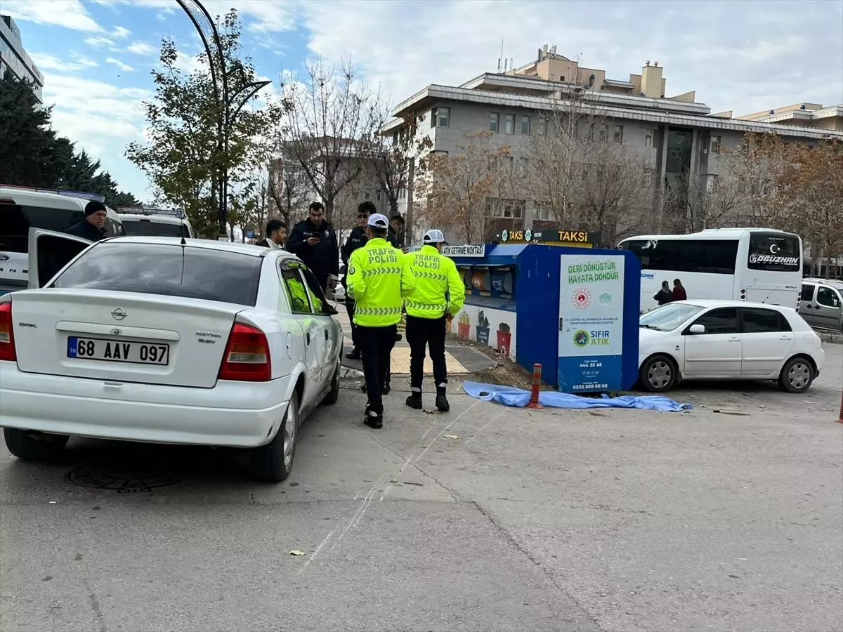 Aksaray'da otomobil ile motosiklet çarpıştı, 1 kişi öldü, 1 kişi yaralandı