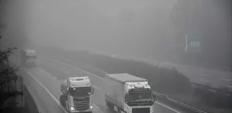 Anadolu Otoyolu'nun Düzce kesiminde sis etkili oldu