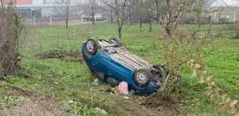 Bursa'da devrilen otomobildeki 2 kişi yaralandı