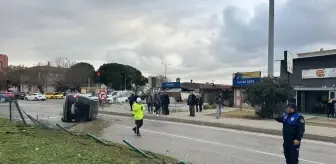 Çanakkale'de devrilen hafif ticari aracın sürücüsü yaralandı