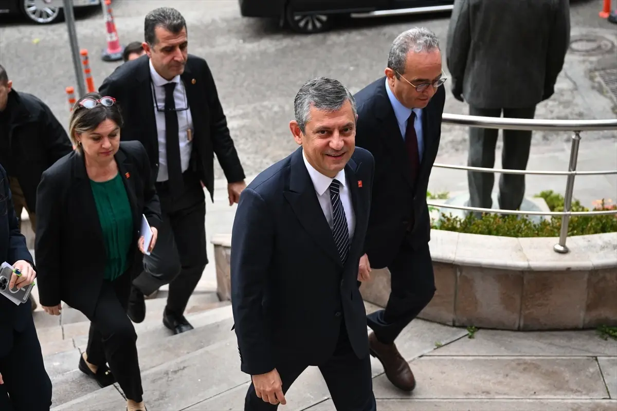 CHP Genel Başkanı Özel, basın toplantısı düzenledi Açıklaması