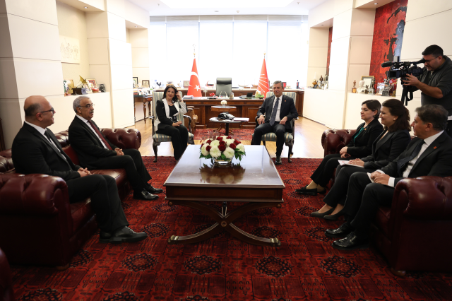 dem parti chp ile gorusuyor 19379443 6301 m