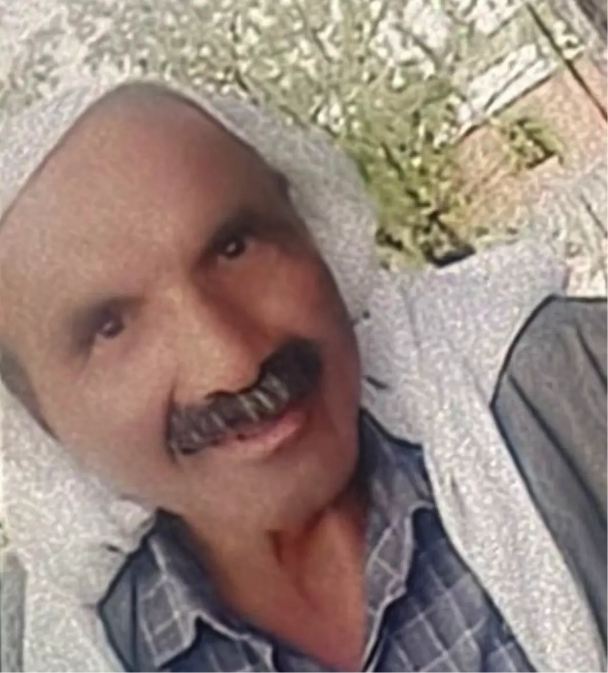 Diyarbakır'da minibüsün çarptığı yaya öldü, devrilen araçtaki 4 kişi yaralandı