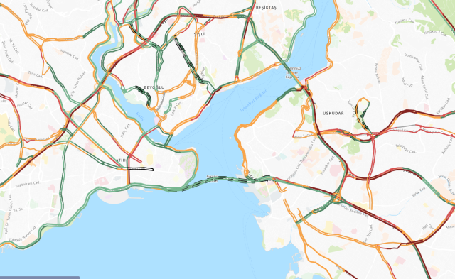 Traffic came to a standstill in Istanbul due to the rainfall