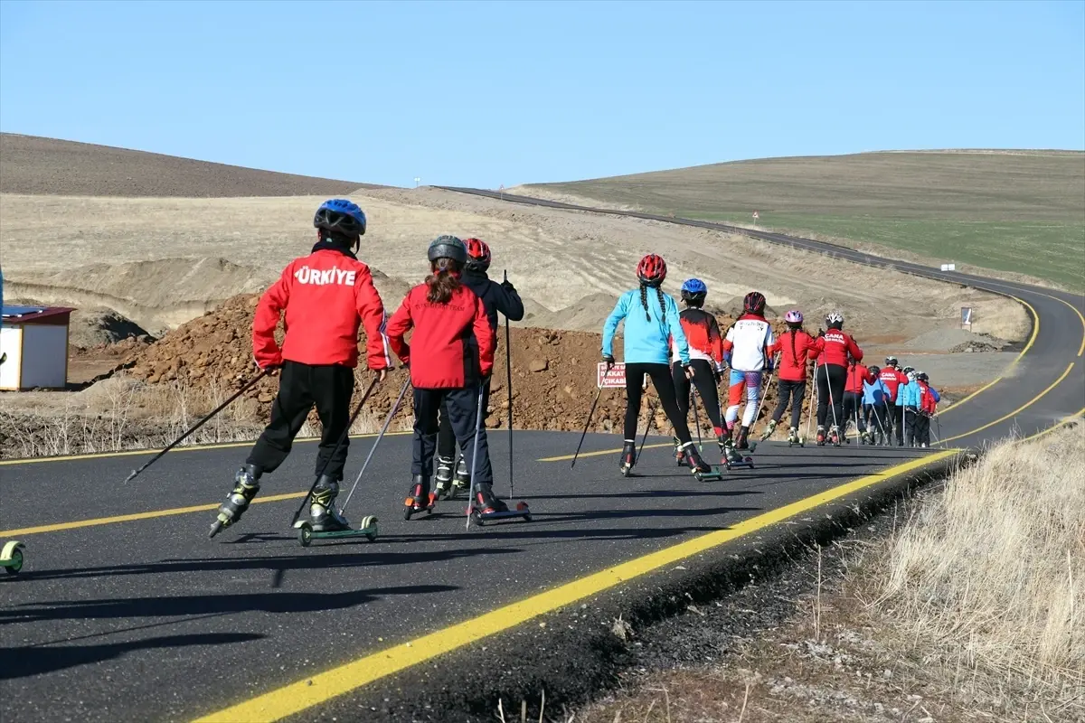 Kayaklı koşu sporcularının 'kar beklentisi'