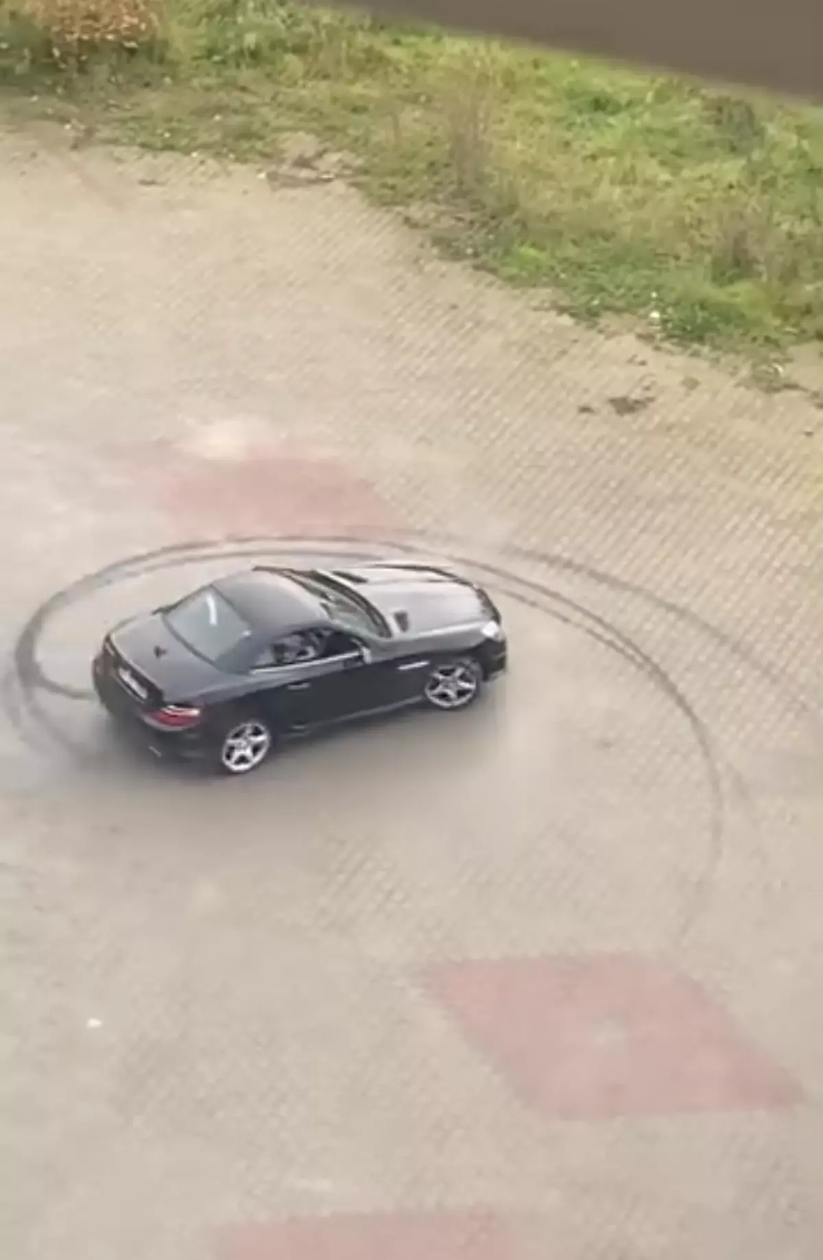 Hastane Otoparkında Valelerin Drift Keyfi