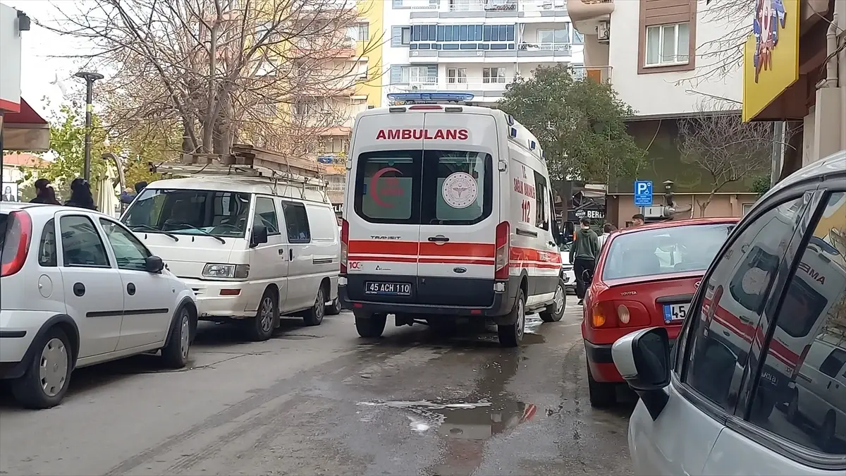 Manisa'da çıkan bıçaklı kavgada 1 kişi yaralandı