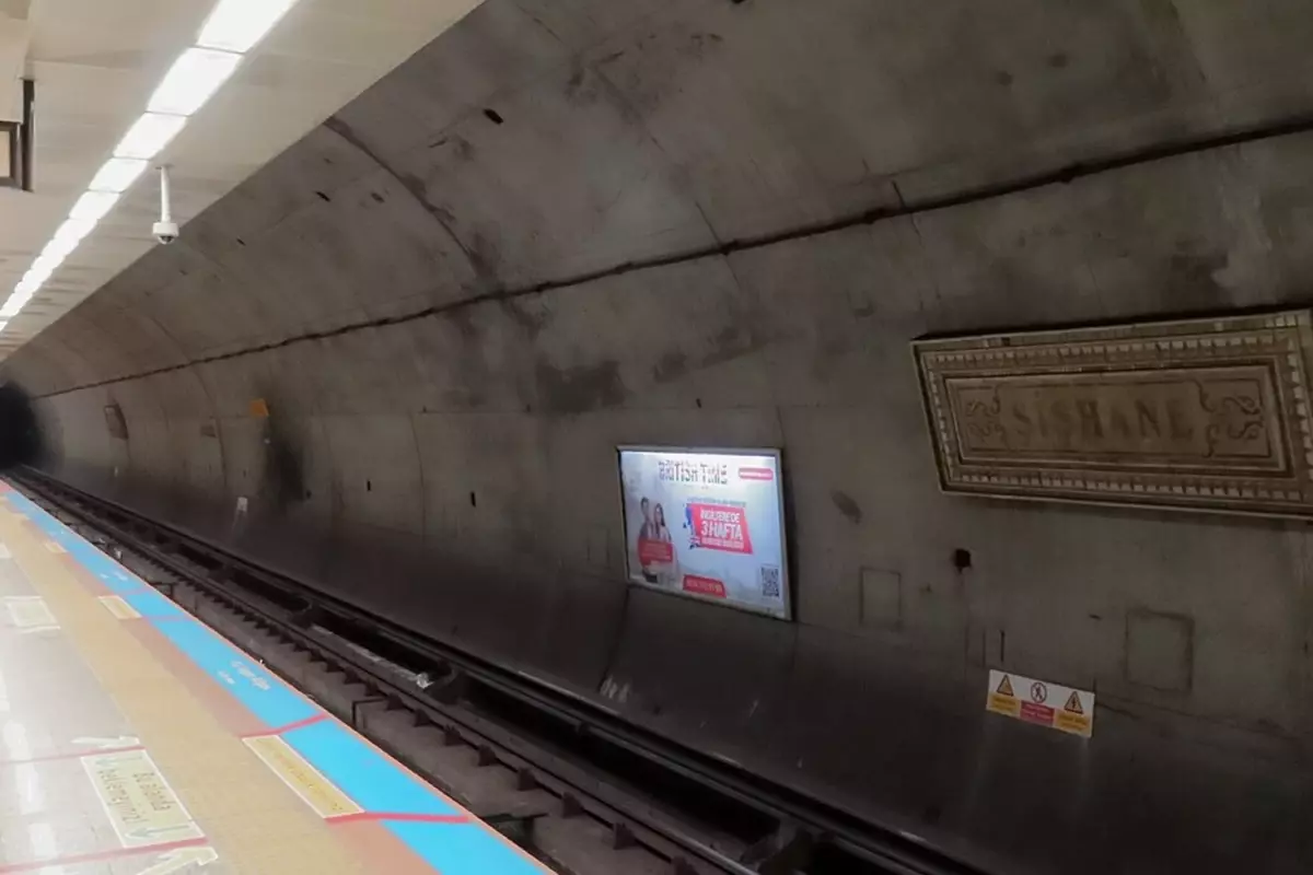 Metro istasyonunda intihar girişimi! Seferler durdu