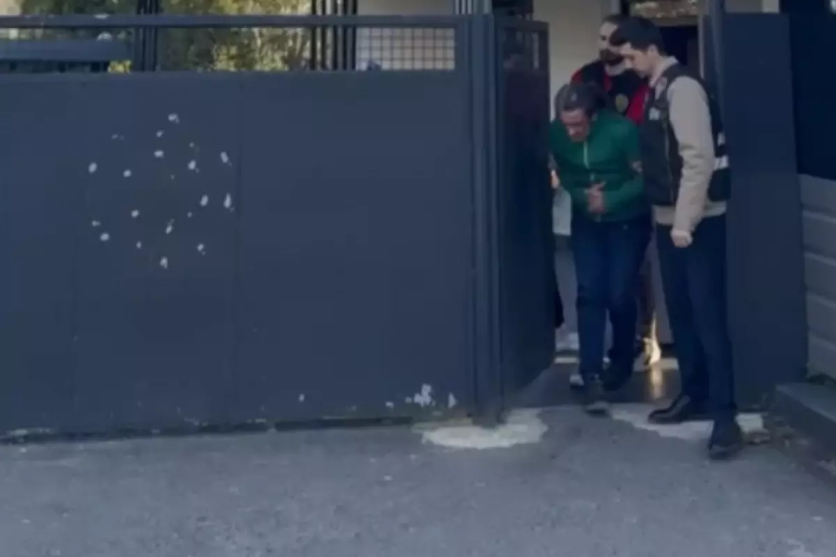 Mide ağrısıyla hastaneye gitti, tomografiyi gören doktor hemen polisi aradı