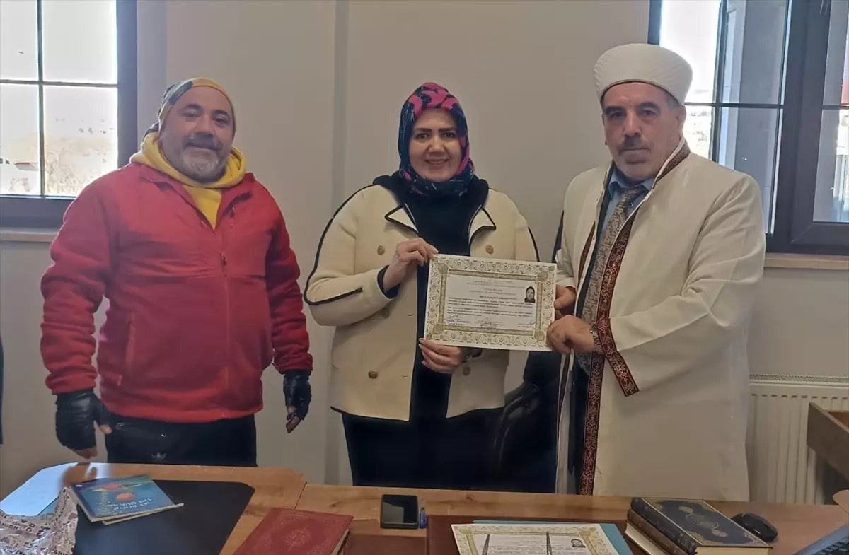 Nevşehir'de Müslüman arkadaşından etkilenen Kolombiyalı Zambronarojas, İslamiyet'i seçti