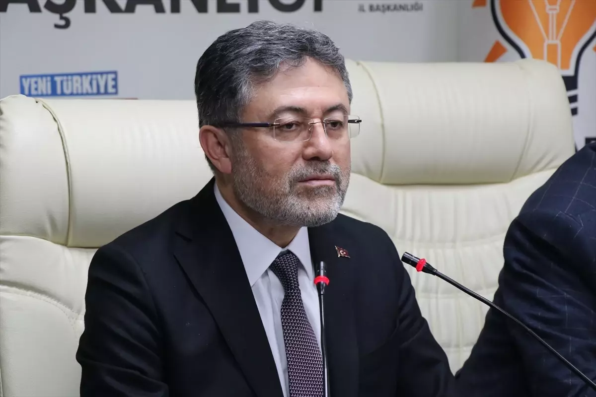 Tarım ve Orman Bakanı Yumaklı, Burdur'da AK Parti'lilerle buluştu Açıklaması