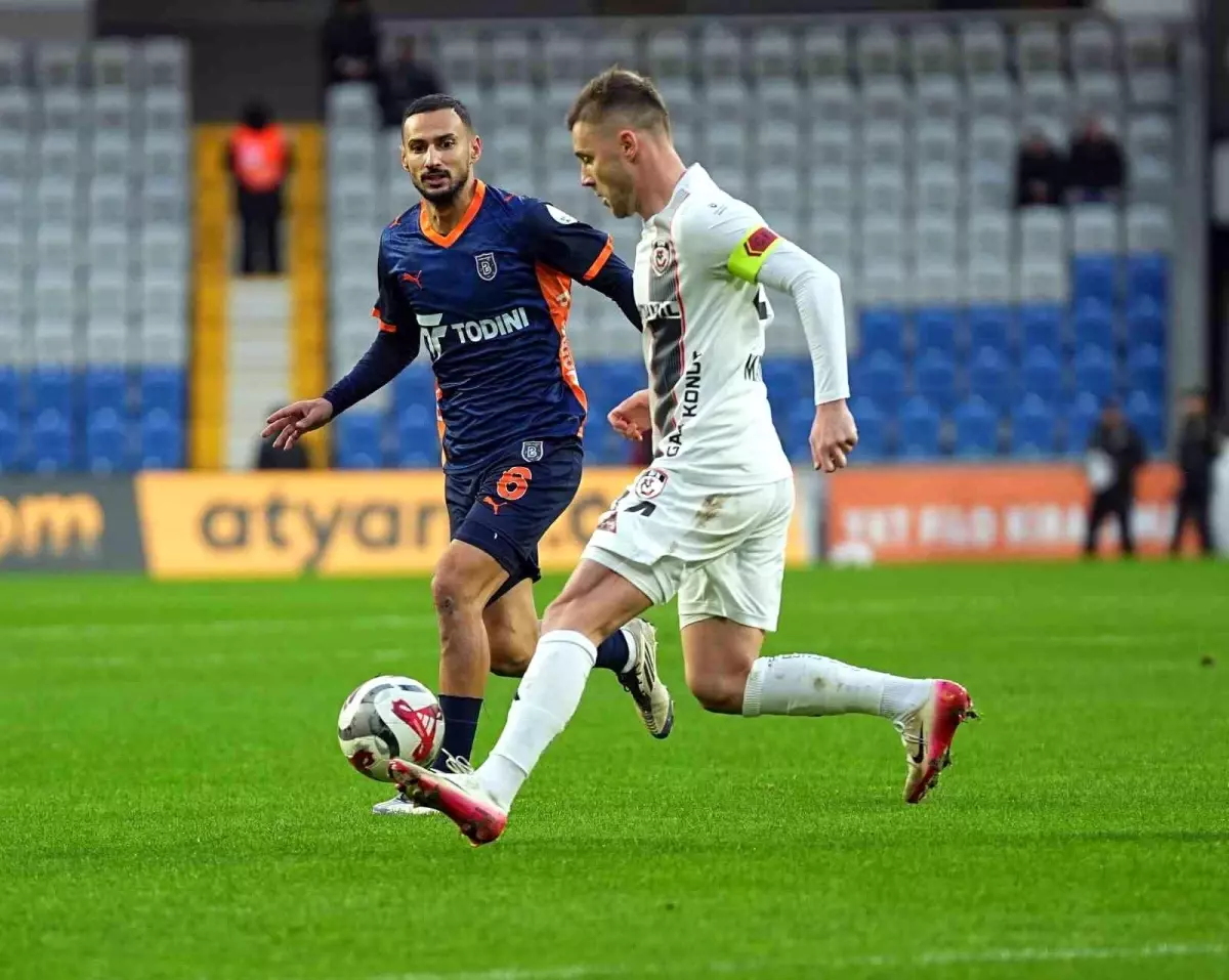 Trendyol Süper Lig: RAMS Başakşehir: 0 Gaziantep FK: 0 (Maç devam ediyor)
