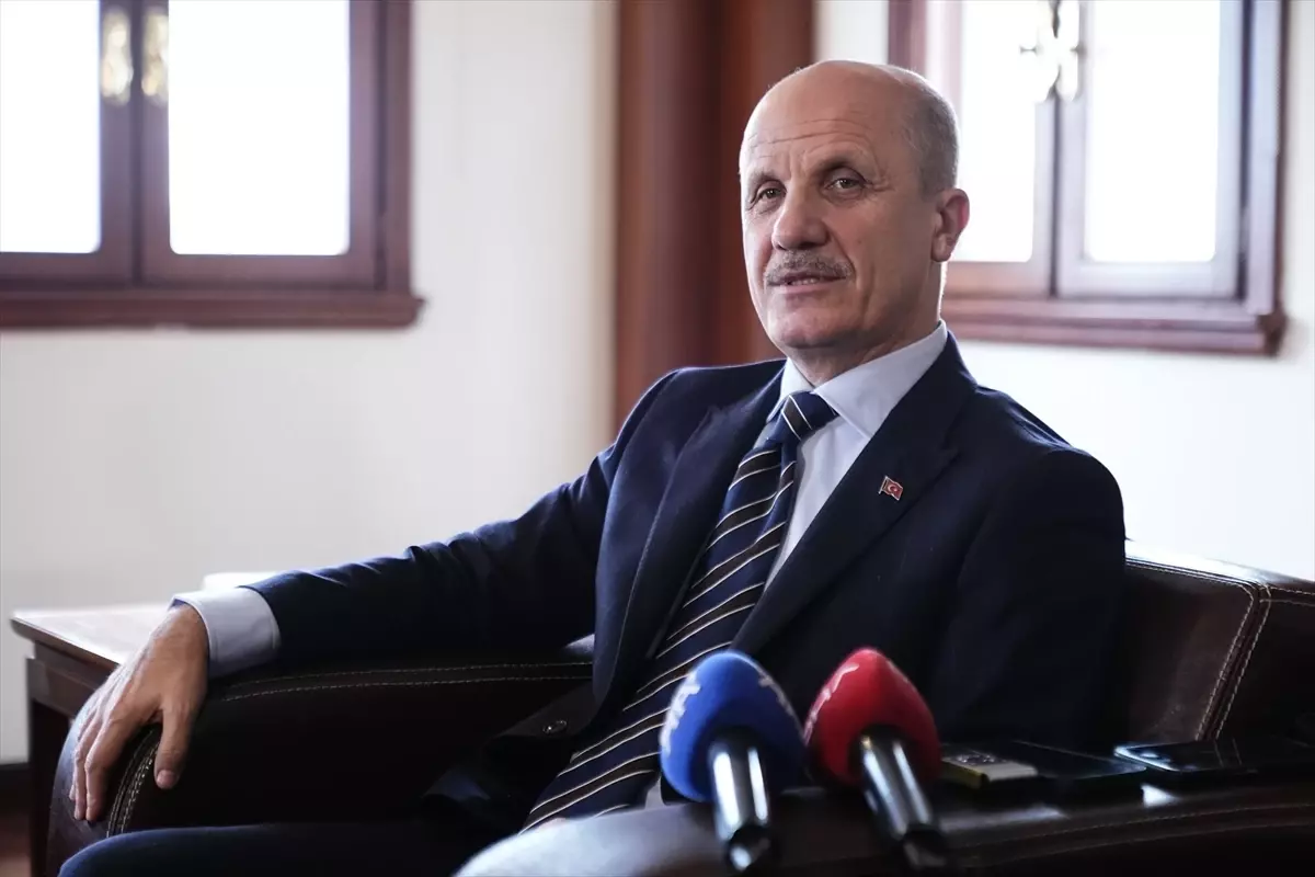 YÖK Başkanı Özvar'dan Mimar Sinan Güzel Sanatlar Üniversitesine ziyaret