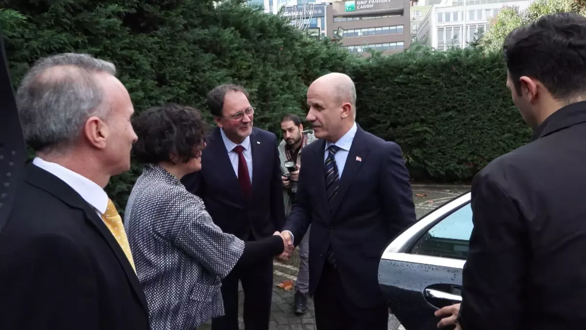 YÖK Başkanı Özvar, Mimar Sinan Güzel Sanatlar Üniversitesi'ni ziyaret etti