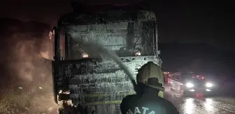 Antakya'da seyir halindeki tırda çıkan yangın söndürüldü