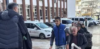 Aydın'da bir motosikletin çalınma anı araç kamerasınca görüntülendi