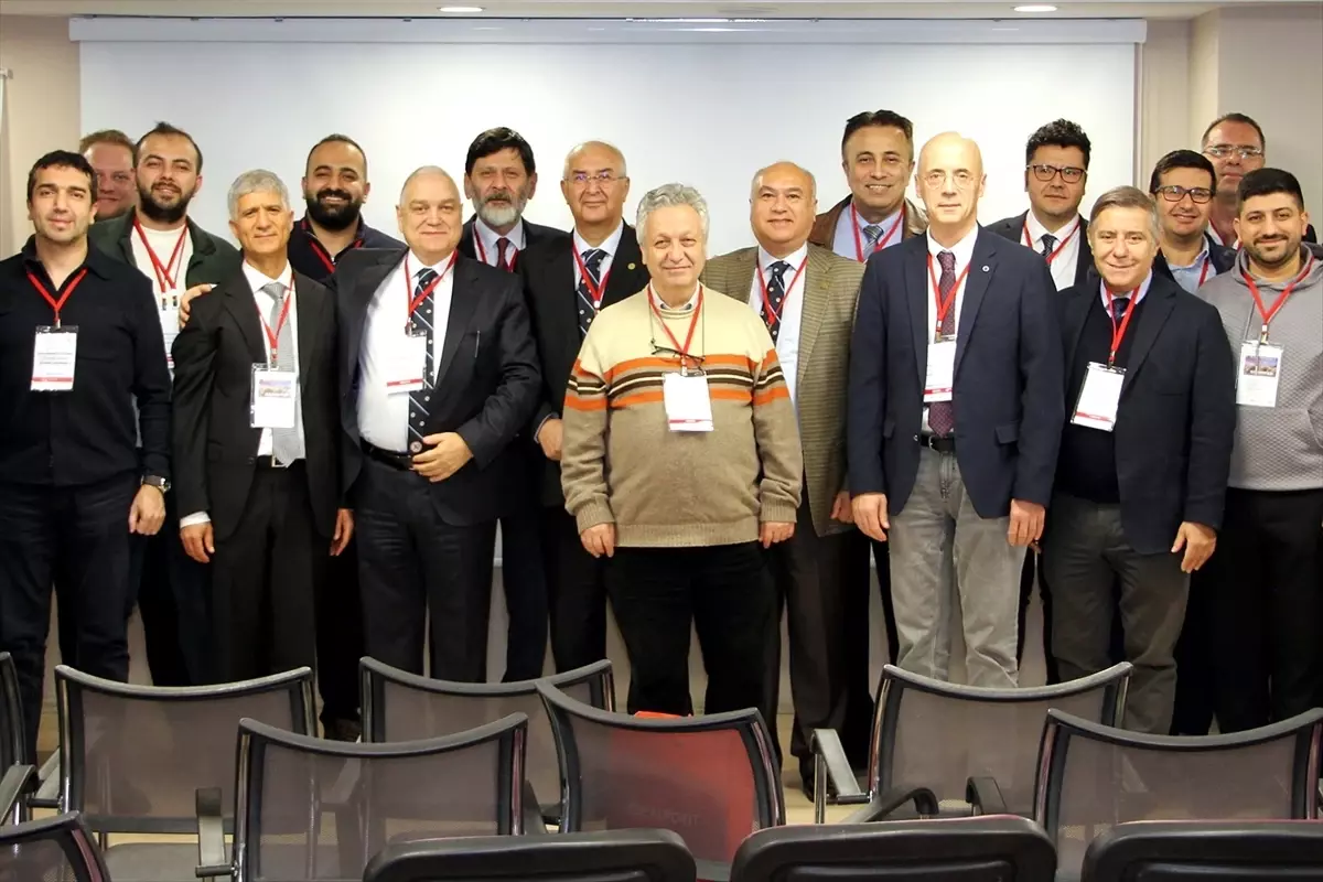 Beyin ve sinir cerrahları Gaziantep'teki toplantıda bir araya geldi