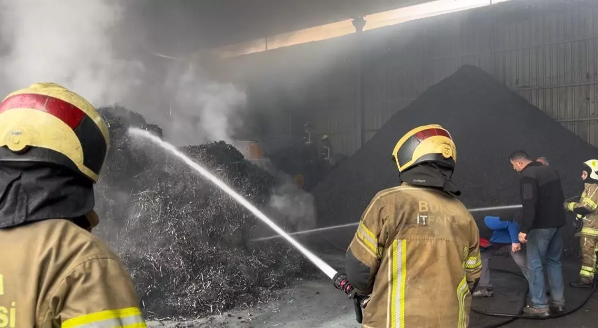 Bursa'da metal geri dönüşüm fabrikasında yangın paniği