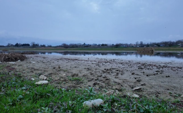 buyukcekmece golunde su azaliyor 19382169 4511 m