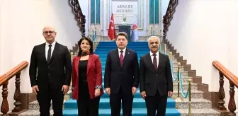 DEM Parti heyeti, Adalet Bakanı Tunç ile görüştü