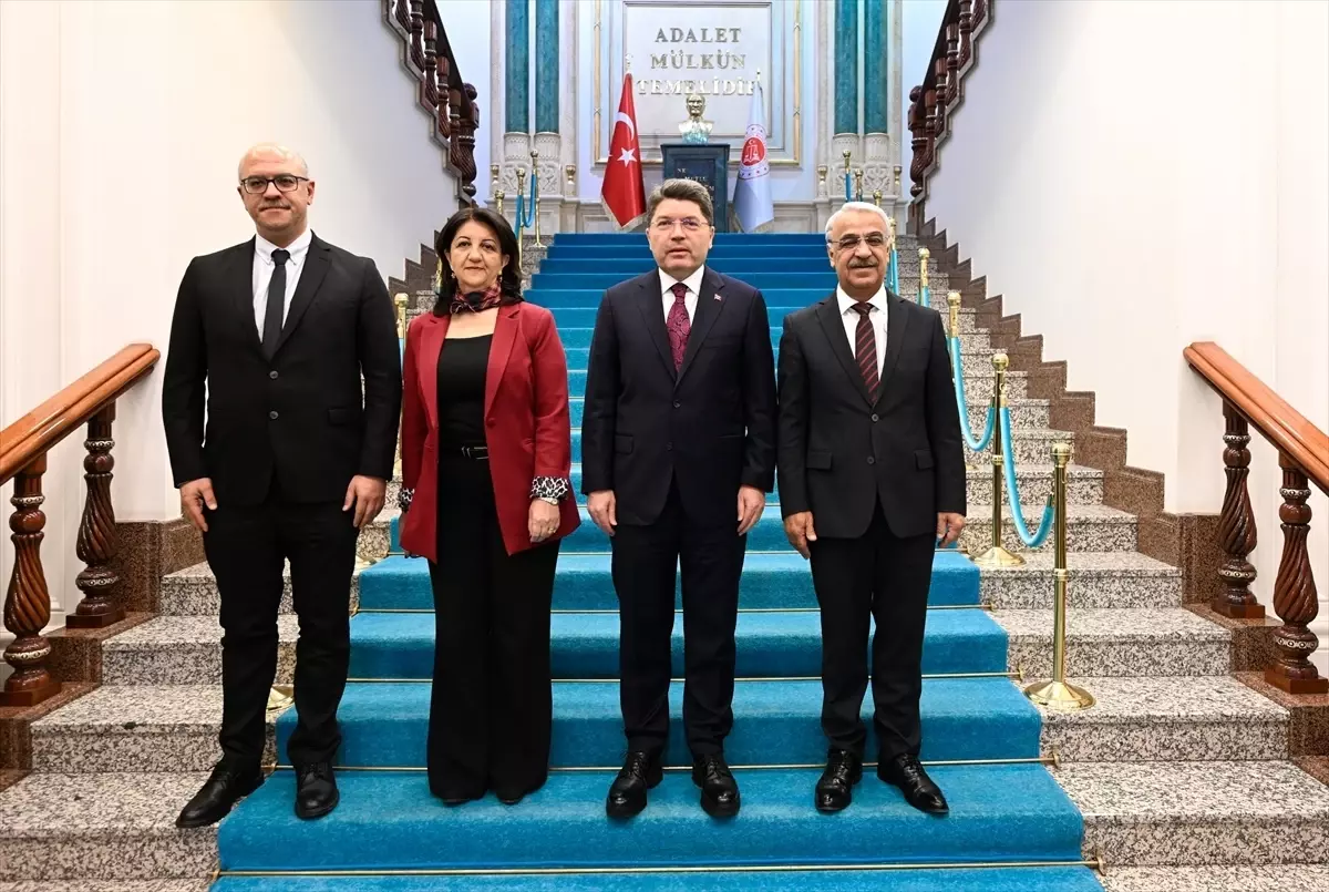 DEM Parti heyeti, Adalet Bakanı Tunç ile görüştü
