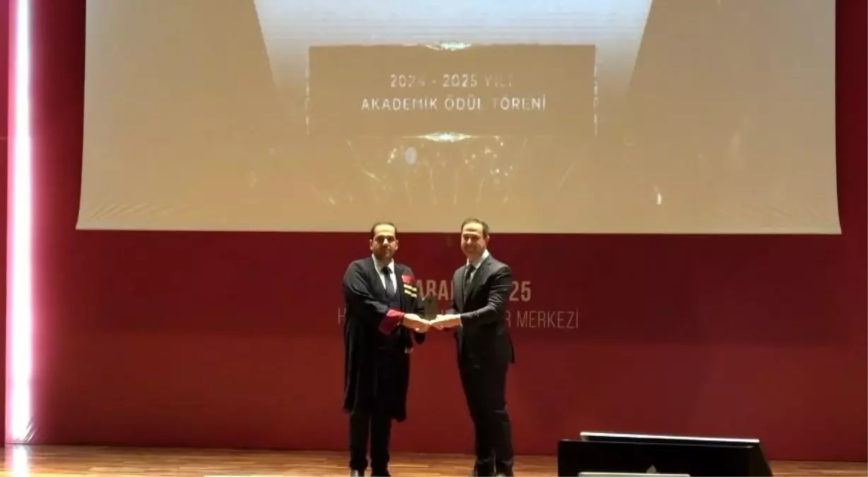 Hasan Kalyoncu Üniversitesi'nde 'Akademik Ödül Töreni'
