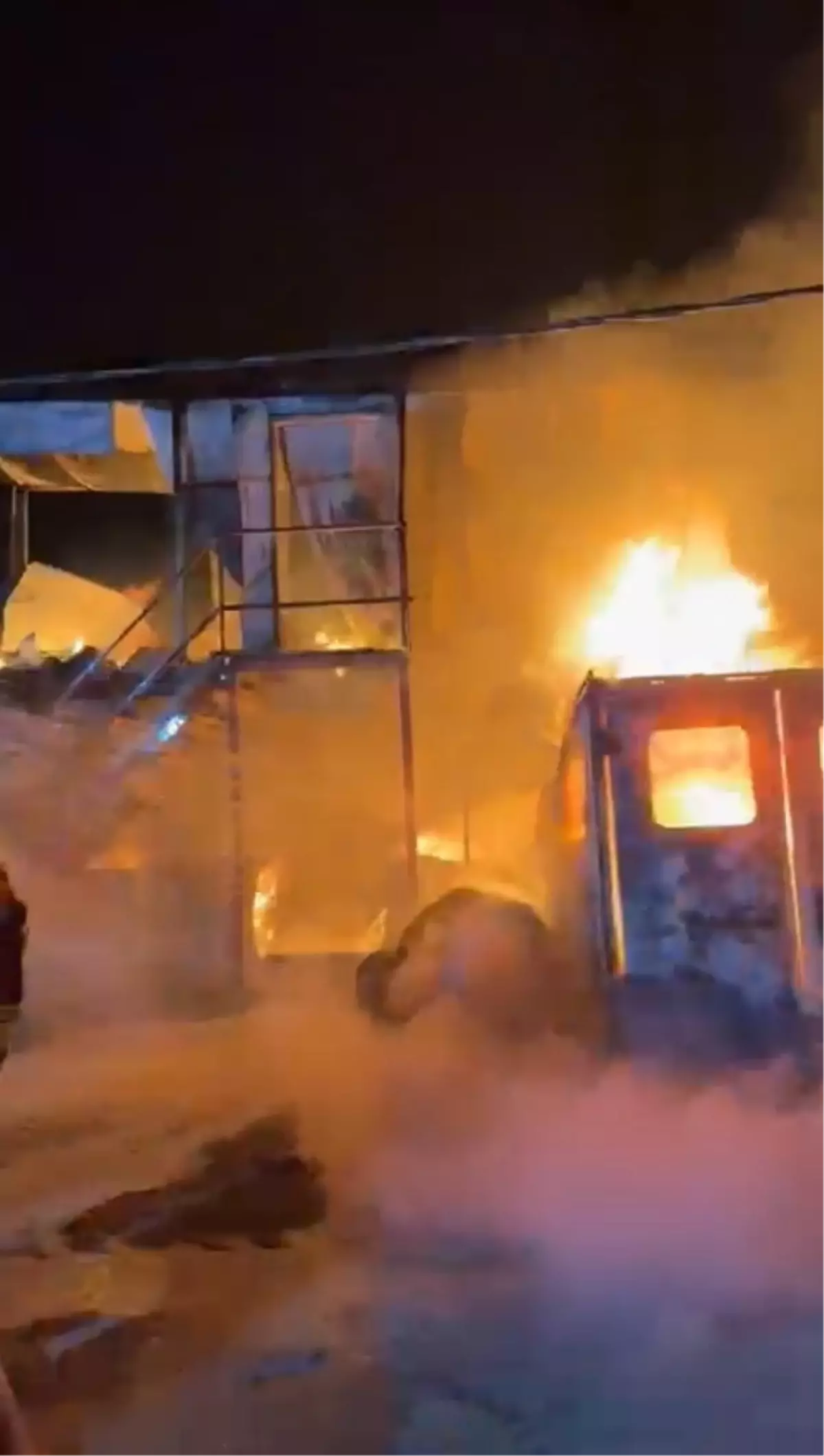 Hatay'da İnşaat Şantiyesinde Yangın Çıktı