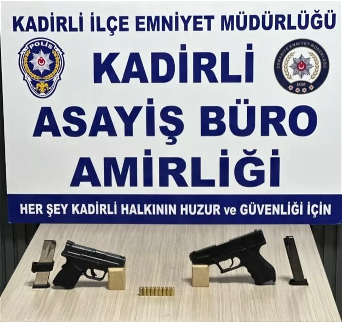 Osmaniye'de asayiş uygulamasında yakalanan firari 19 zanlıdan 10'u tutuklandı