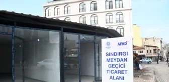 Vali Ustaoğlu, Sındırgı'da yıkım çalışmalarını ve geçici ticaret alanını inceledi