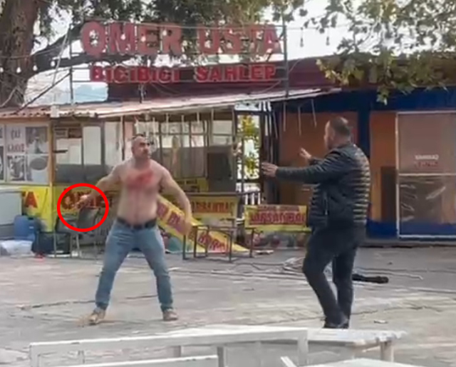 Сопротивляясь полиции, пришедшей на снос, он нанес себе вред ножом