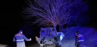 Adıyaman'da şarampole devrilen otomobildeki 3 kişi yaralandı