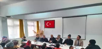 Alaca'da öğrenci ve velilerle kitap okuma etkinliği yapıldı