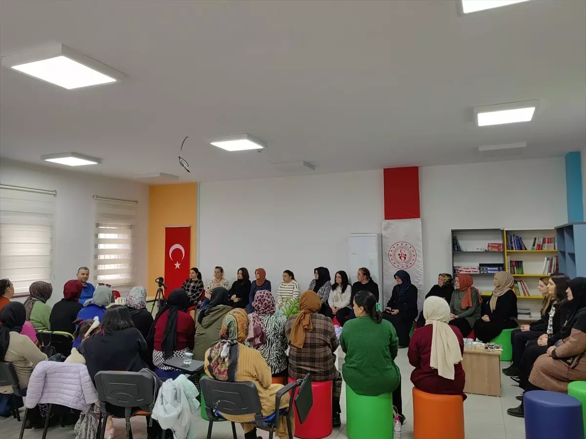 Bahşılı'da 'Örnek Hayatları ile Kadın Sahabeler' konulu söyleyişi düzenlendi