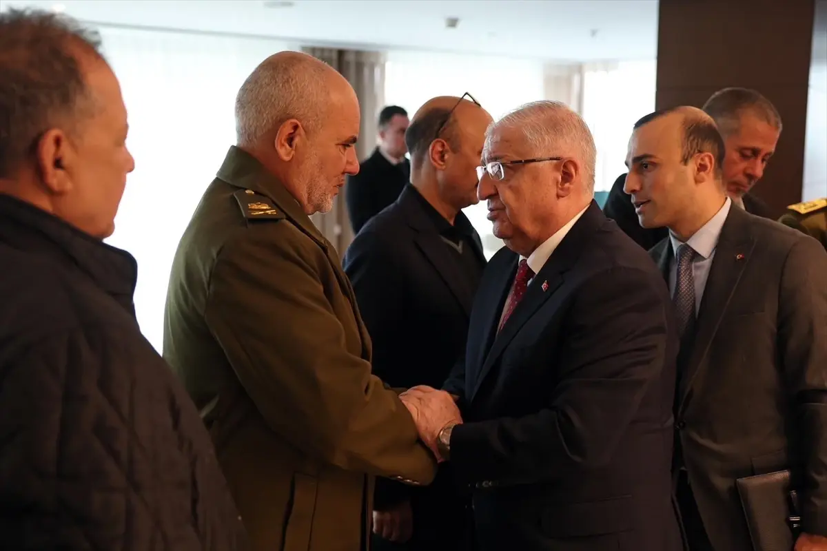 Bakan Güler'den, Libya askeri heyetinin naaşını almak için gelen yetkililere taziye ziyareti