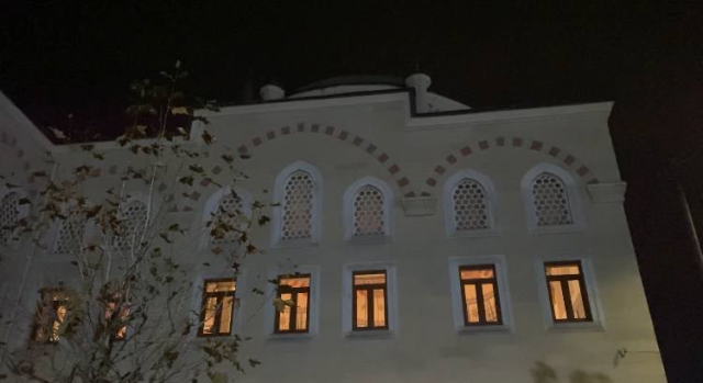 В Стамбуле, в туалете мечети, был найден мертвый мужчина