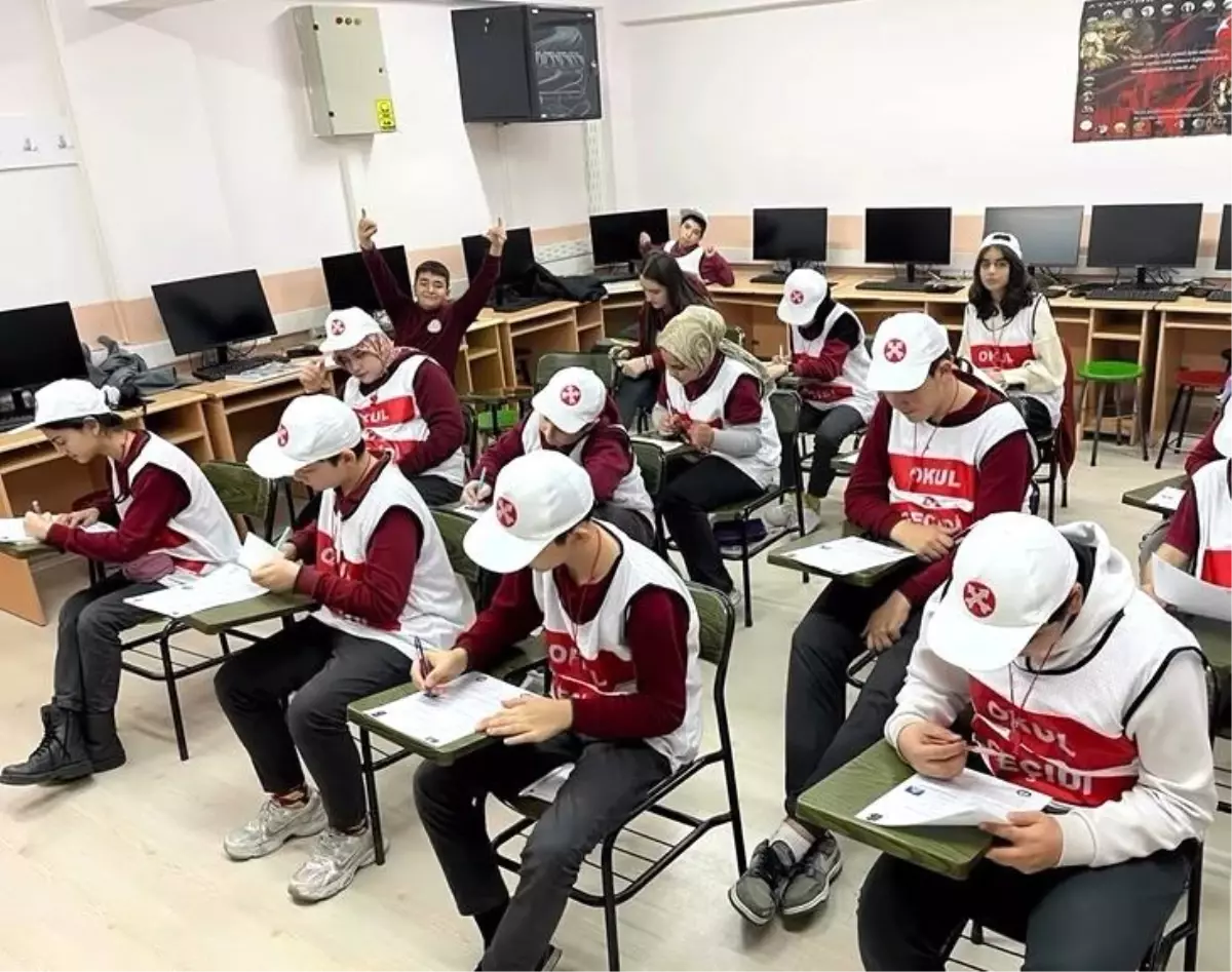 Bilecik'te öğrencilere okul geçidi görevlisi eğitimi