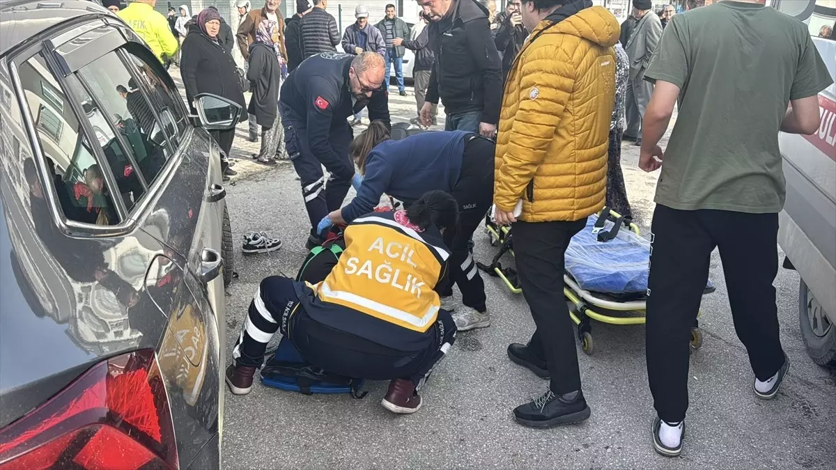 Bolu'da ciple çarpışan motosikletin sürücüsü yaralandı