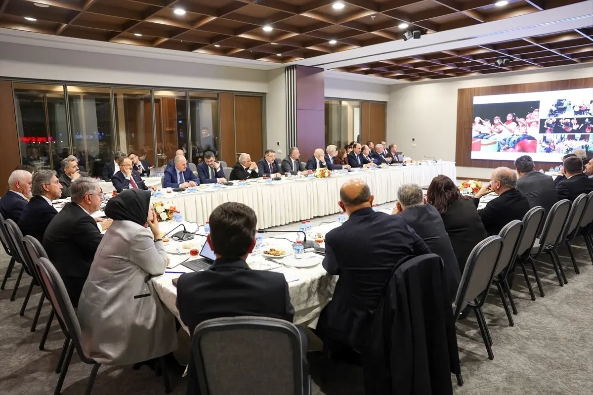 Büyükşehir Belediye Başkanı Büyükkılıç, Ankara'da istişare toplantısına katıldı