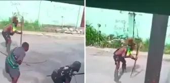 Cadde ortasında kabile savaşı! Ok ve yaylarla çatıştılar