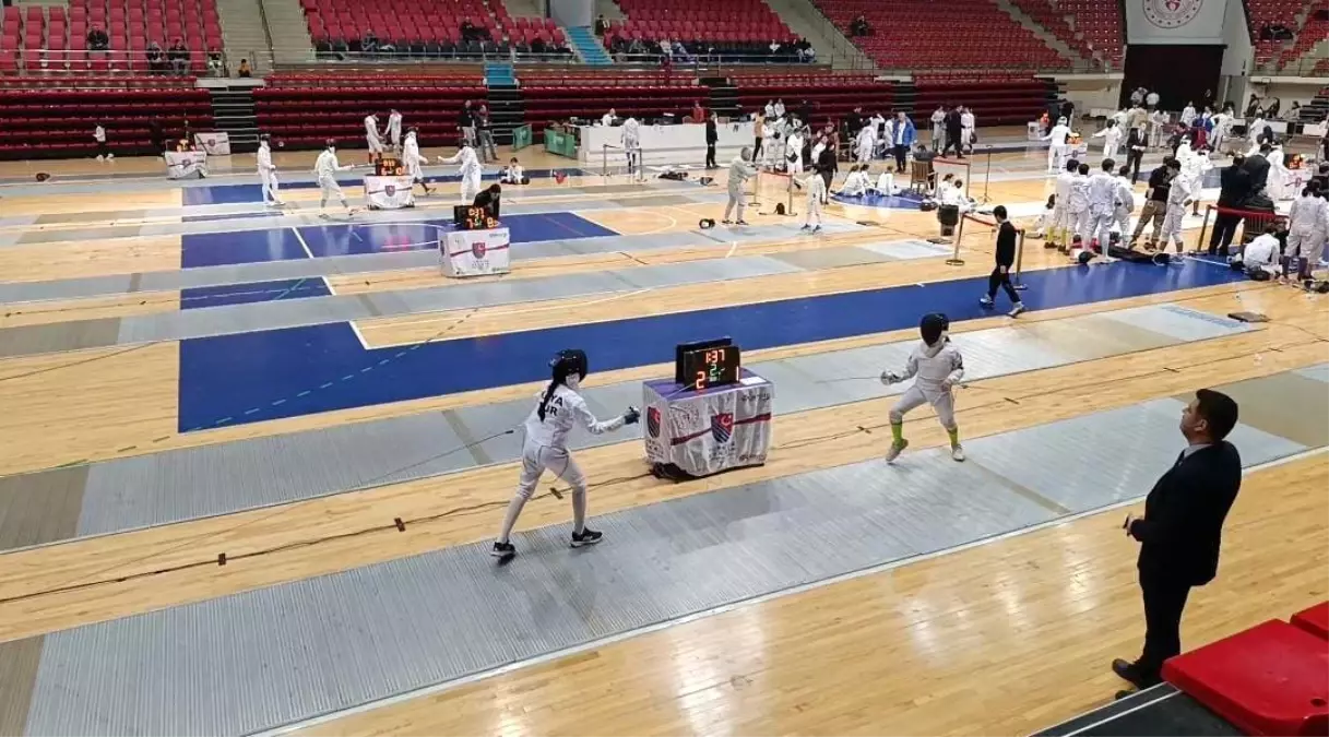 Elazığlı Elif Reyyan eskrimde Türkiye şampiyonu