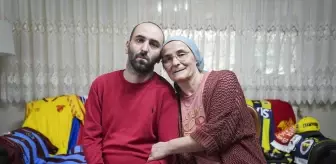 Fenerbahçe taraftarı otizmli gencin futbol sevgisi forma koleksiyonuna dönüştü