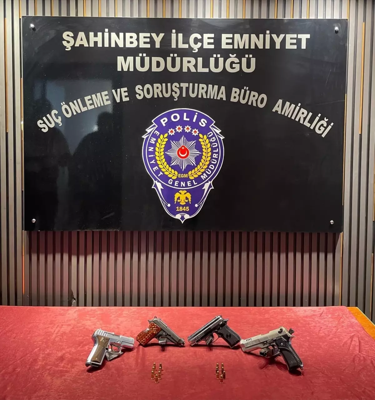 Gaziantep'te silah kaçakçılığı operasyonunda 2 şüpheli yakalandı