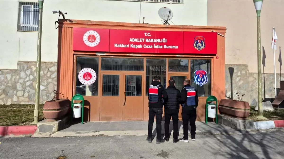 Hakkari'de kesinleşmiş hapis cezasıyla aranan şahıs yakalandı