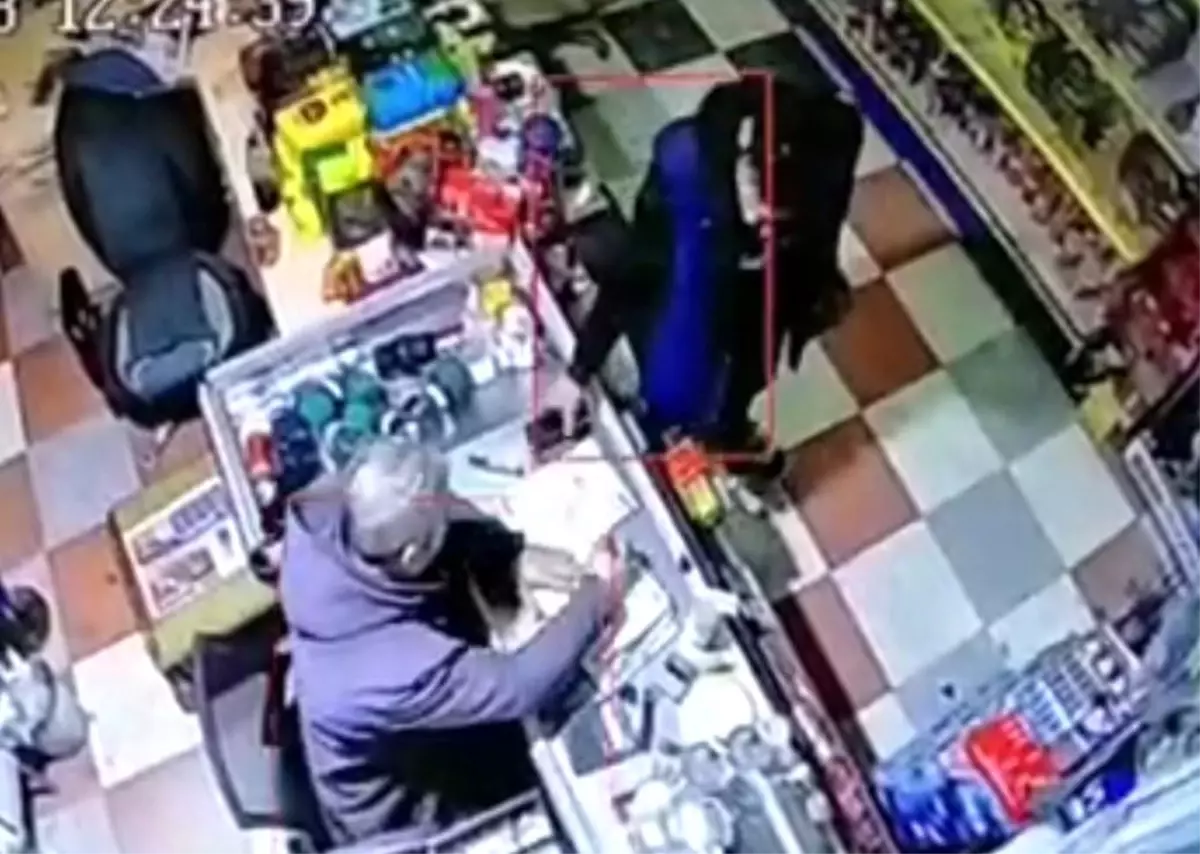 Hırsız önce kameraya sonra polise yakalandı