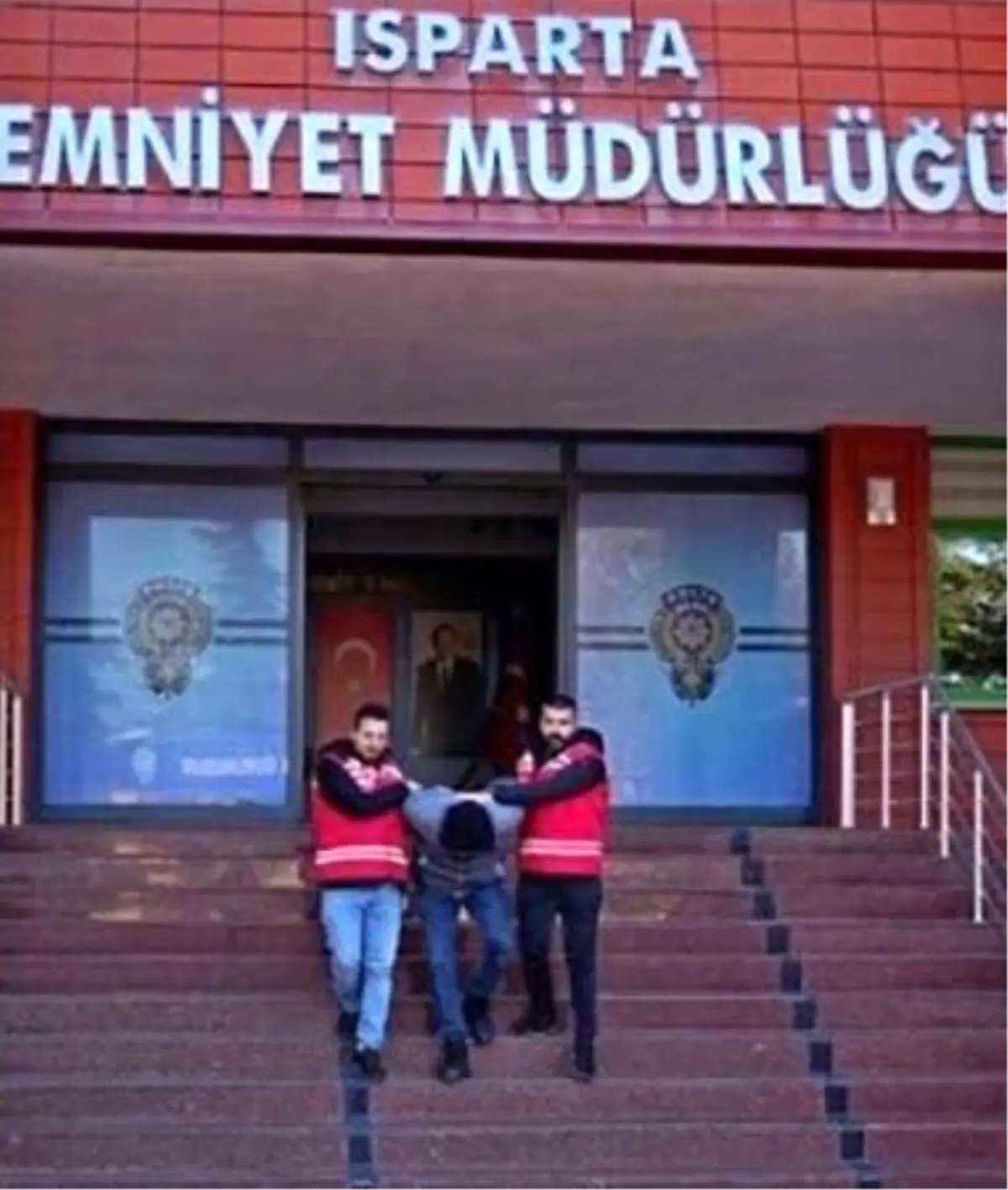 Isparta'da 9 yıl kesinleşmiş hapis cezası bulunan cezaevi firarisi yakalandı