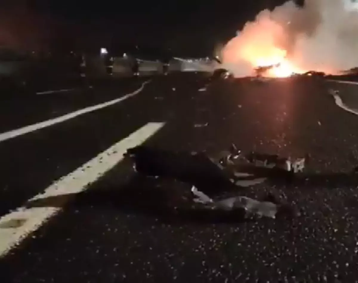 İtalya'da LPG Tankerinde Patlama: Trafiğe Kapatıldı